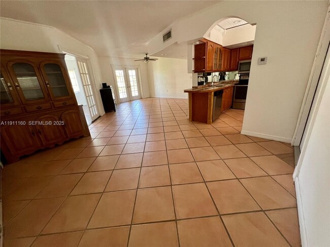 2825 NE 201st Terrace in Aventura, FL - Building Photo - Building Photo