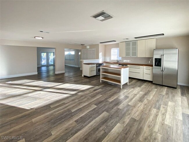 property at 550 14th St N