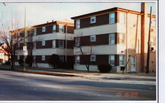 6501-6511 W Addison Apartments