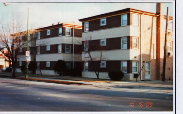 6501-6511 W Addison in Chicago, IL - Building Photo