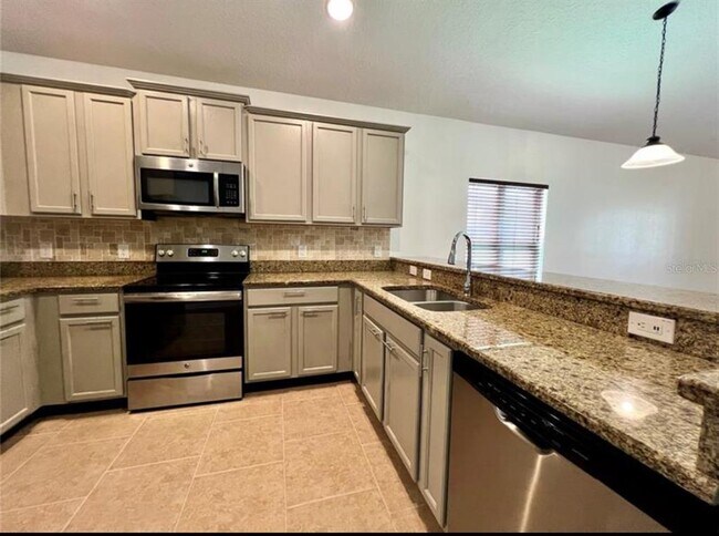 959 Andalusia Loop in Davenport, FL - Building Photo - Building Photo