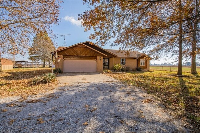 15364 N Hwy 94 in Pea Ridge, AR - Building Photo - Building Photo
