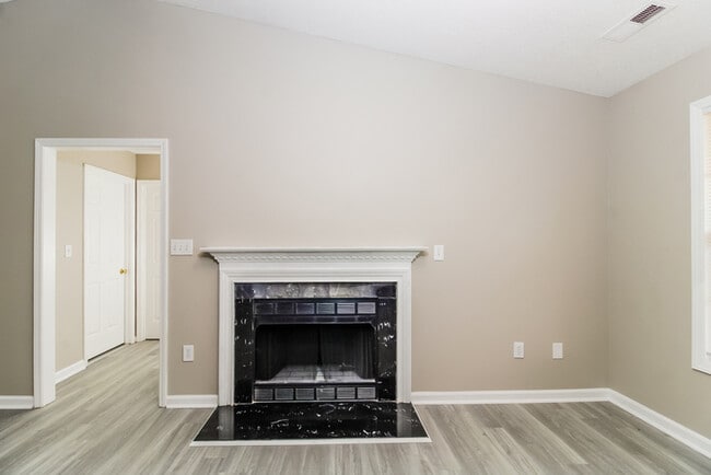146 Central Oaks Rd in Clemmons, NC - Foto de edificio - Building Photo
