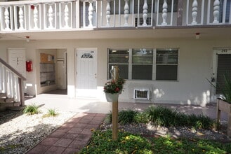 294 Chatham O in West Palm Beach, FL - Building Photo - Building Photo