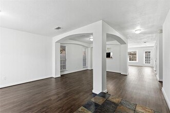 1124 Breezewood Dr in Lewisville, TX - Building Photo - Building Photo