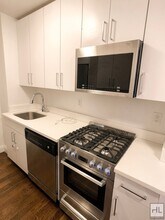 East 82nd Street in New York, NY - Building Photo - Building Photo