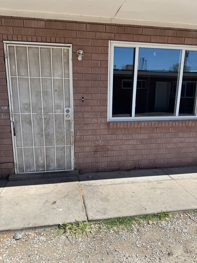 304 Texas St SE in Albuquerque, NM - Foto de edificio - Building Photo