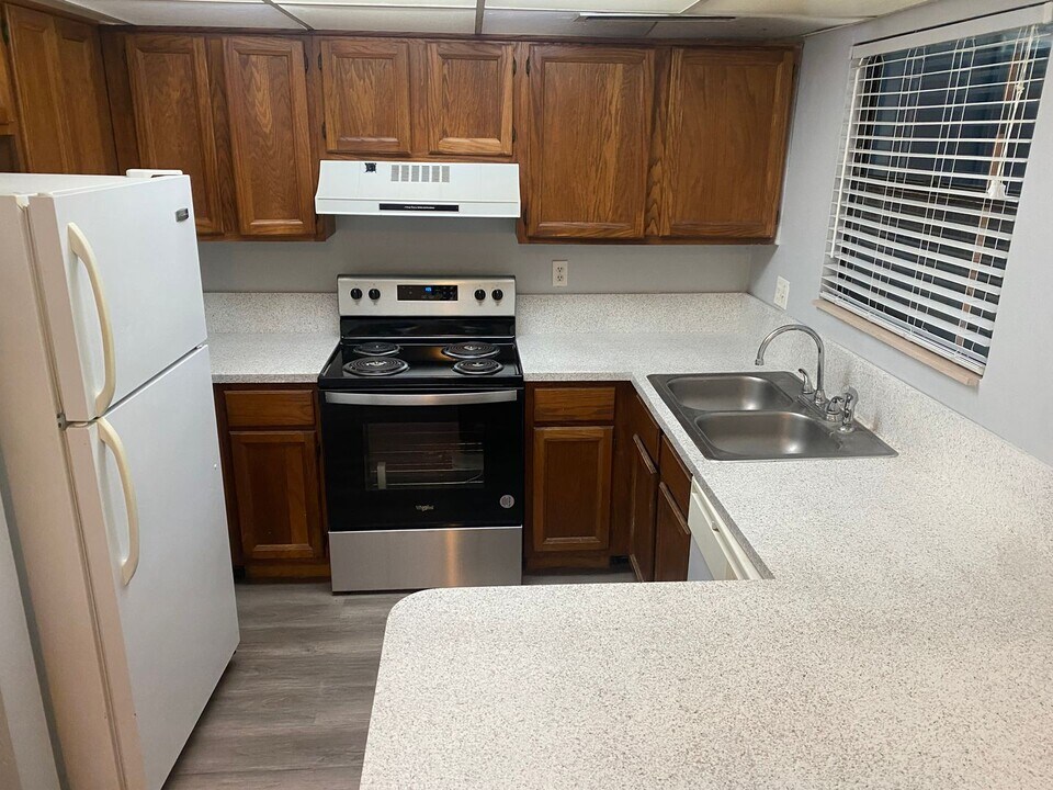 2811-L2811 SW Archer Rd in Gainesville, FL - Building Photo