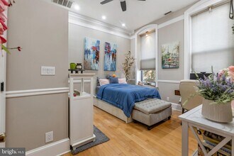 1326 S Broad St, Unit 1F in Philadelphia, PA - Building Photo - Building Photo