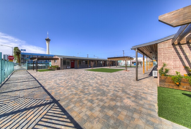 1324 S Casino Center Blvd, Unit 8