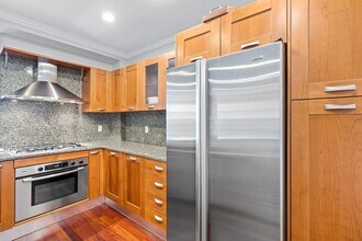 440 Commercial St in Boston, MA - Building Photo - Building Photo