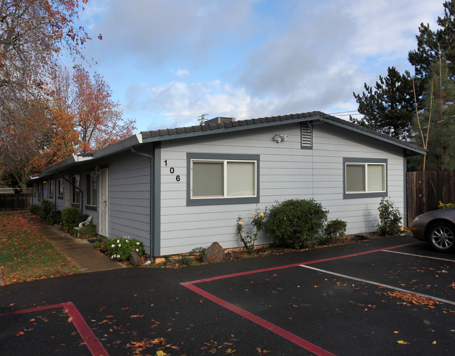 106 Mormon St in Folsom, CA - Foto de edificio