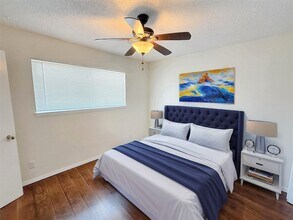 4811 Live Oak St, Unit 203 in Dallas, TX - Building Photo - Building Photo