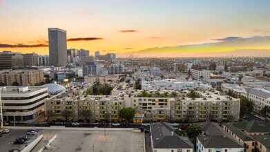 Hampshire Place in Los Angeles, CA - Foto de edificio - Building Photo