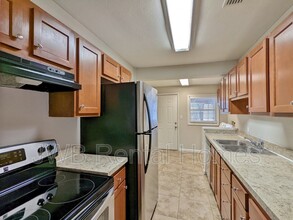 4604 Alpha Ave in Jacksonville, FL - Foto de edificio - Building Photo