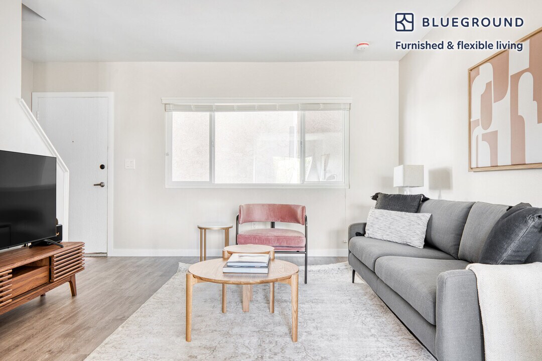 524 N Juanita Ave-Unit -FL1-ID641 in Redondo Beach, CA - Building Photo
