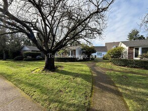 1411 SE 130th Ave in Portland, OR - Building Photo - Building Photo