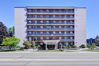 301 Fairview Dr in Brantford, ON - Building Photo - Building Photo