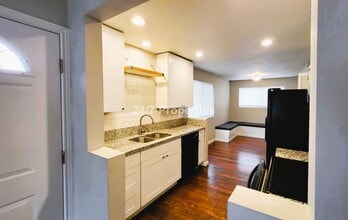 1556 7th St in West Linn, OR - Building Photo - Building Photo