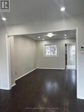 585 Yorkminster Crescent in Mississauga, ON - Building Photo - Building Photo