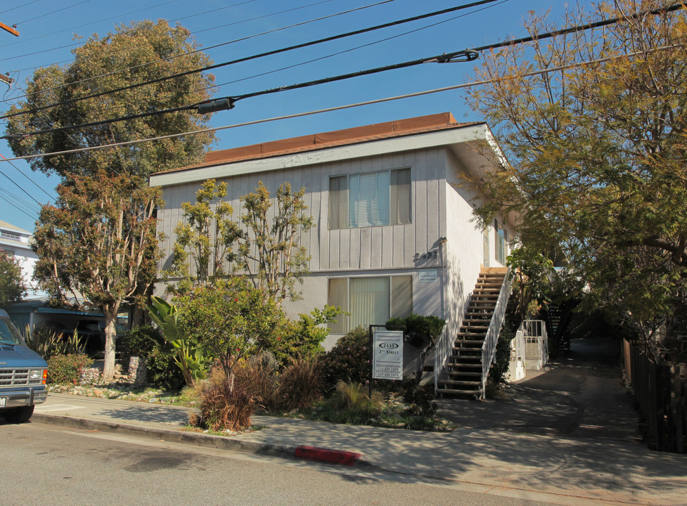 2435 2nd St in Santa Monica, CA - Building Photo