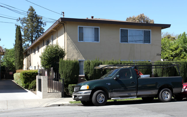 226 Lincoln Ave in Redwood City, CA - Building Photo - Building Photo