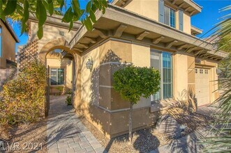 9008 Teetering Rock Ave in Las Vegas, NV - Building Photo - Building Photo