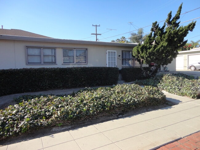 property at 5112 Mission Blvd
