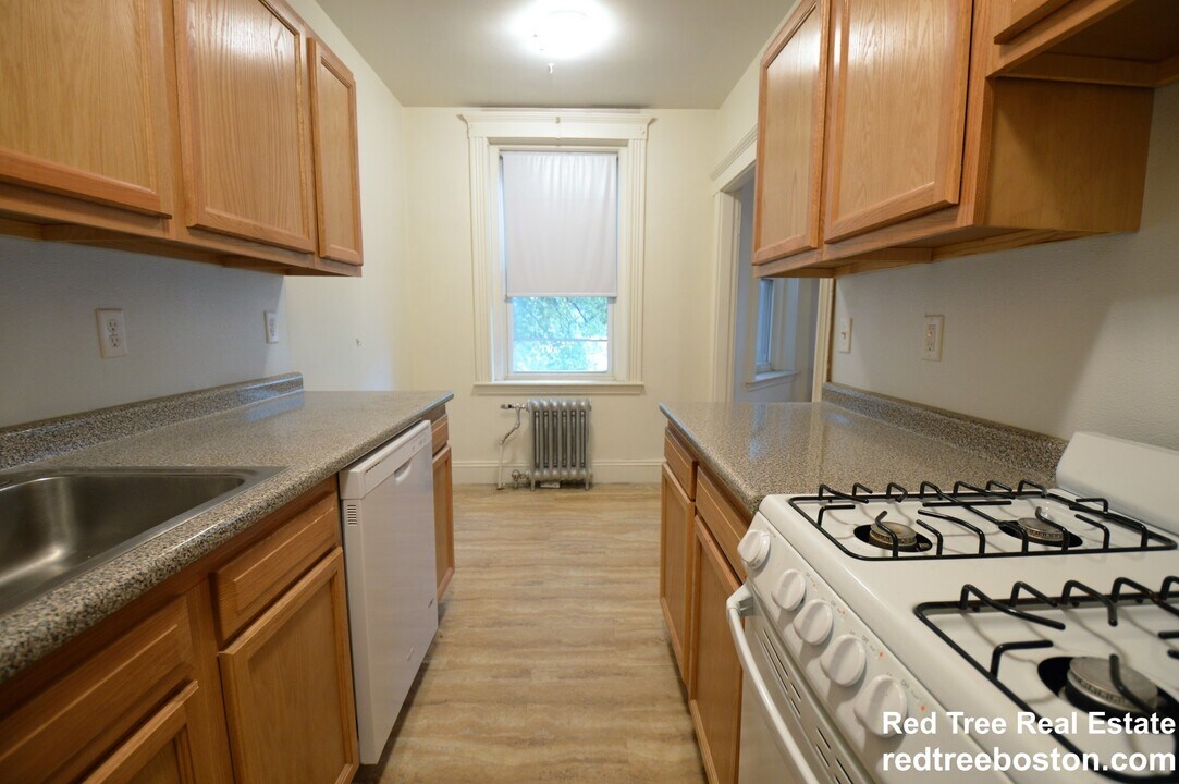 235 Park Dr, Unit 11 in Boston, MA - Building Photo