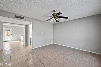 1052 S San Jose in Mesa, AZ - Building Photo - Building Photo