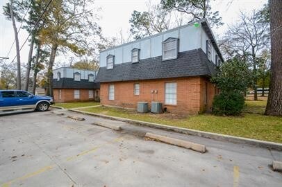 1305 Adams St in Conroe, TX - Building Photo - Building Photo