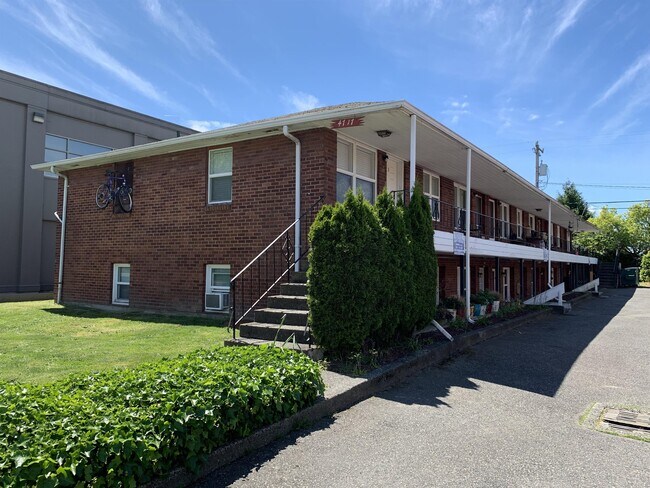 4717 44th Ave SW in Seattle, WA - Building Photo - Building Photo