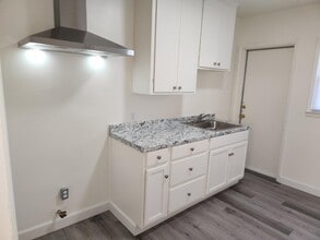 3533 E Cesar Chavez Blvd in Fresno, CA - Building Photo - Building Photo