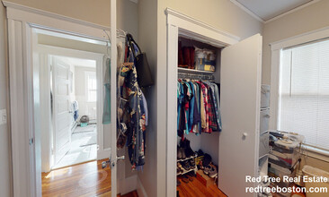 8 Chapman Pl, Unit 2 in Cambridge, MA - Building Photo - Building Photo