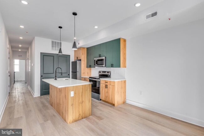 property at 1223 W Lehigh Ave