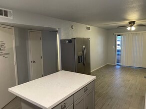 3131 W Cochise Dr in Phoenix, AZ - Foto de edificio - Building Photo