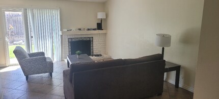 11180 Cochran Ave in Riverside, CA - Building Photo - Building Photo