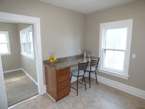 27 6th Ave SE, Unit 2 in Rochester, MN - Building Photo - Building Photo