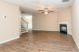 347 Hidden Creek Ln in Canton, GA - Building Photo - Building Photo
