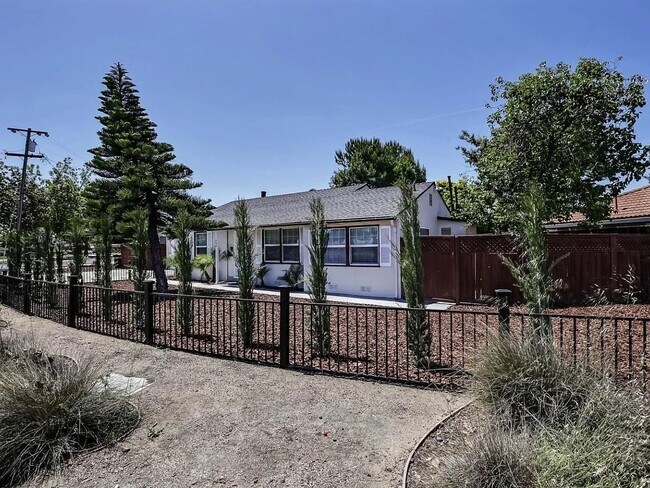 399 N Sunnyvale Ave in Sunnyvale, CA - Building Photo - Building Photo