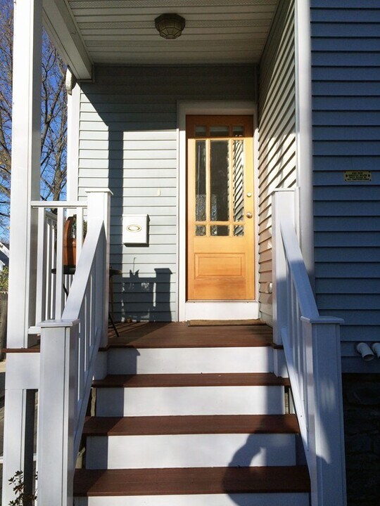 14 Peterson Ter in Somerville, MA - Foto de edificio