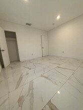 8900 NW 33rd Avenue Rd in Miami, FL - Building Photo - Building Photo