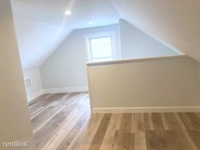 21 Ashland St-Unit -Apt 2 in Malden, MA - Foto de edificio - Building Photo