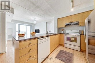 4600 Steeles Ave E in Markham, ON - Building Photo - Building Photo