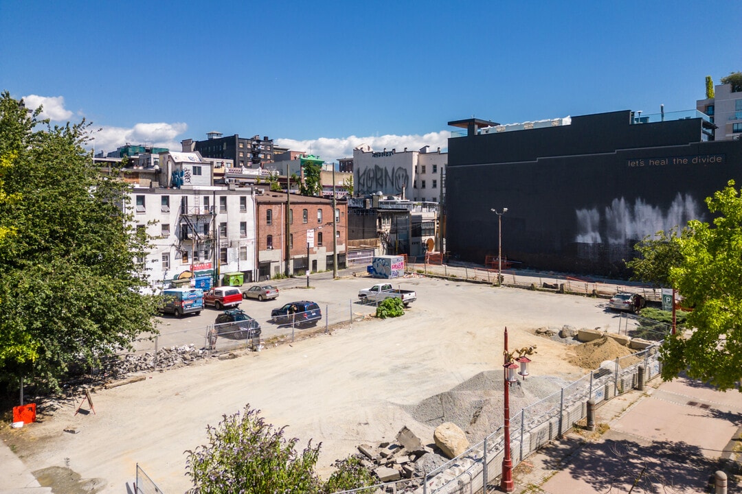 105 Keefer St in Vancouver, BC - Building Photo