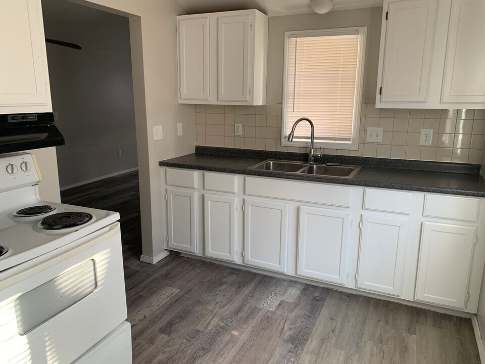 1428 1/2 W Harry St in Wichita, KS - Building Photo