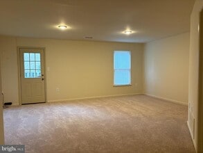 5604 Gresham Ln in Centreville, VA - Building Photo - Building Photo