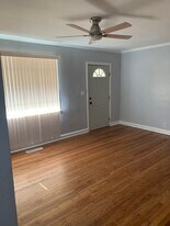 1915 Headland Dr in East Point, GA - Building Photo