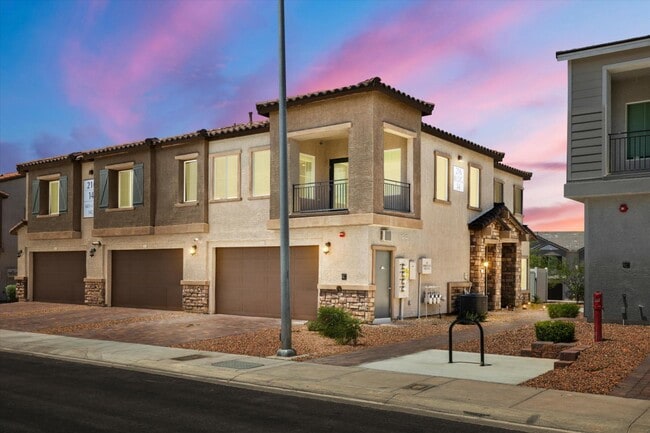 216 Callen Falls Ave
