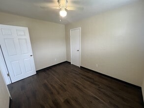 212 Mill St in Belton, MO - Building Photo - Building Photo